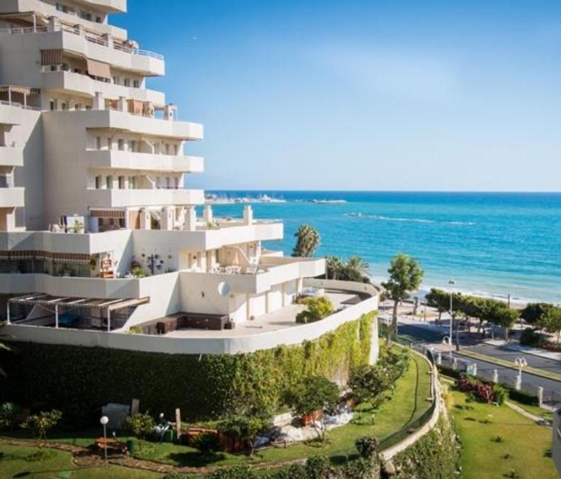 בנאלמדנה Benalbeach Estudio Premium מראה חיצוני תמונה