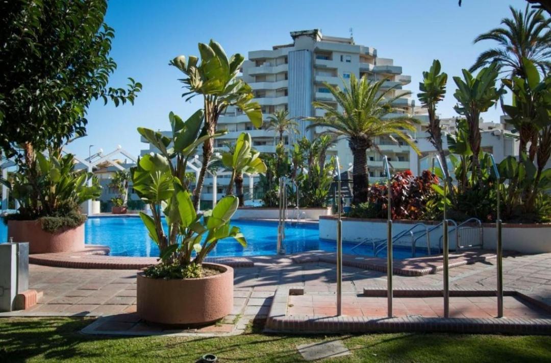בנאלמדנה Benalbeach Estudio Premium מראה חיצוני תמונה